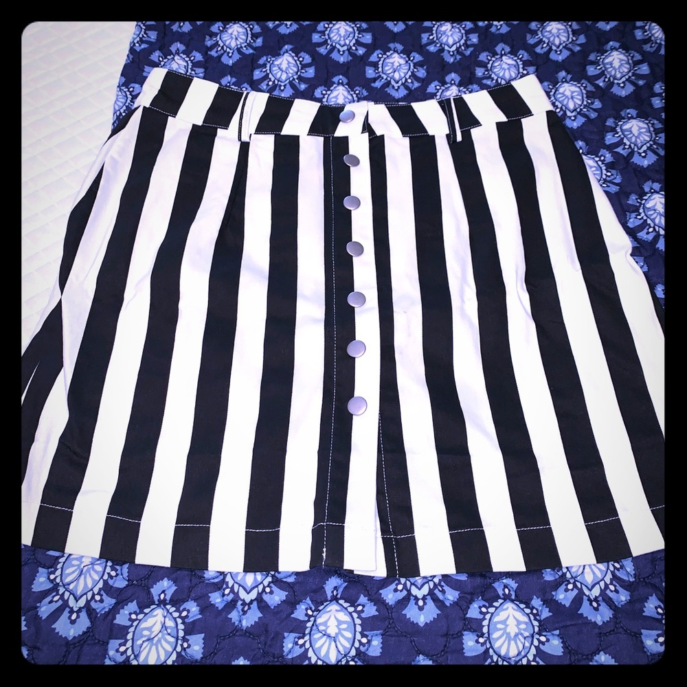 Black & White Striped Skirt Large